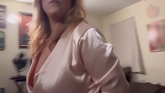 A Step Mom With Appetizing Forms Fulfills A Custom Order